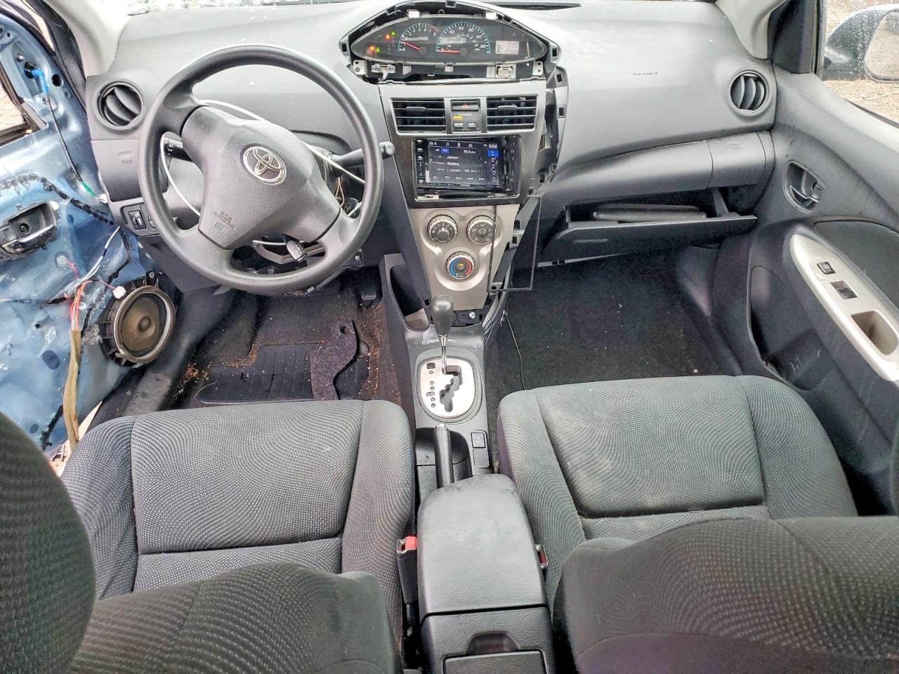 2010 TOYOTA YARIS BASE photo 22