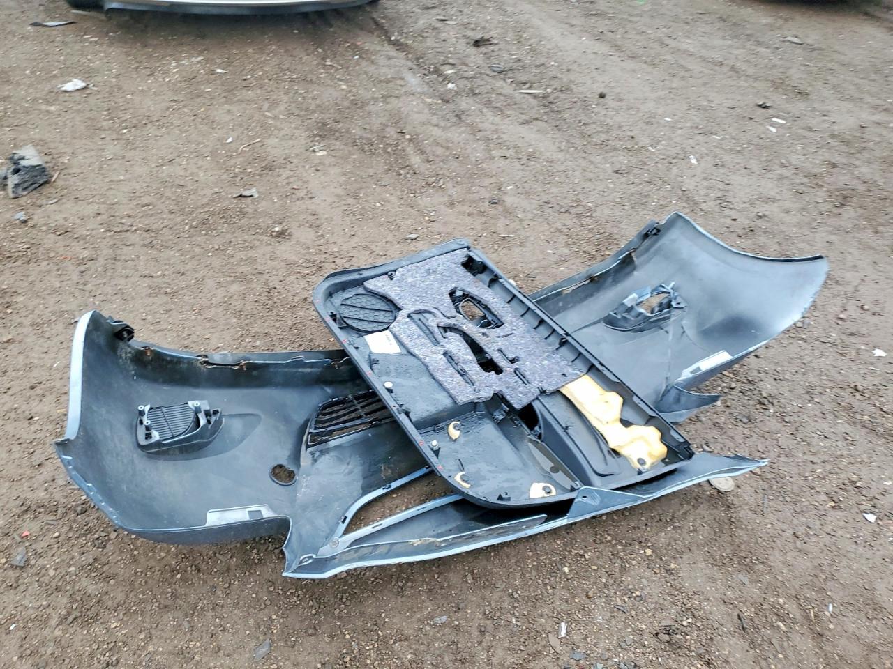 2010 TOYOTA YARIS BASE photo 34