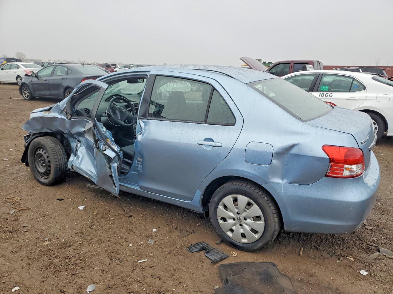 2010 TOYOTA YARIS BASE photo 4