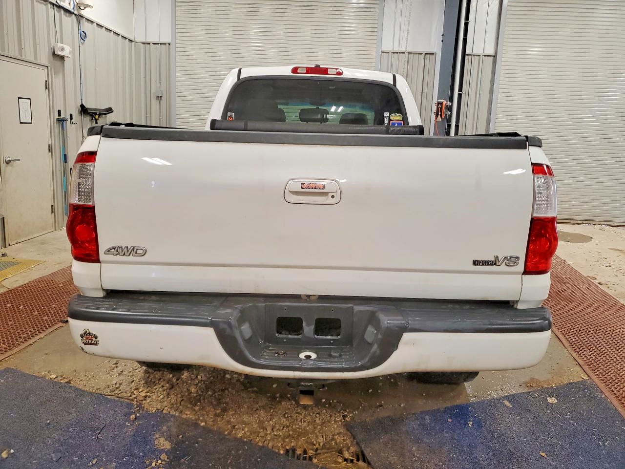 2004 TOYOTA TUNDRA LIMITED photo 6