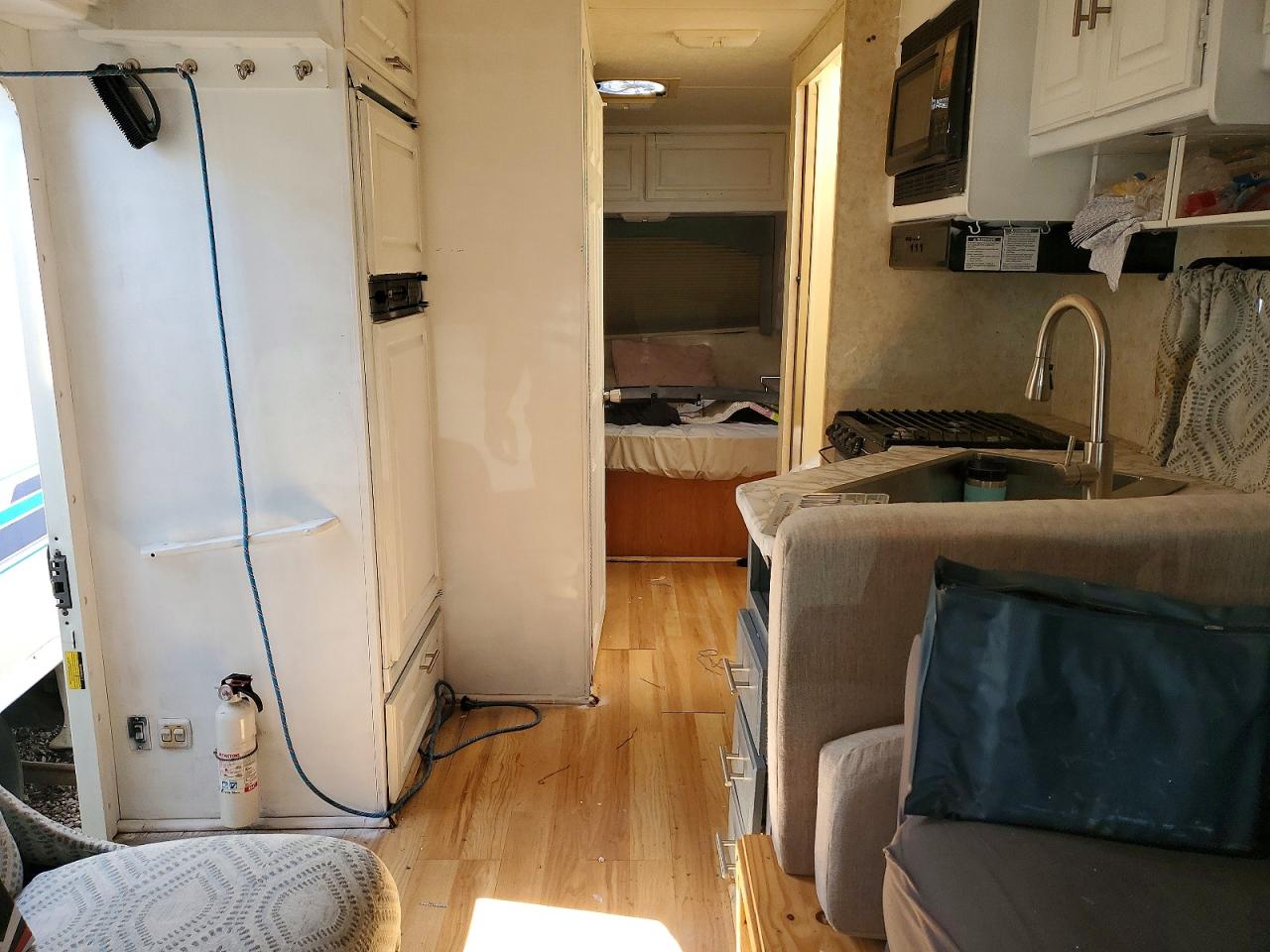 2004 THOR CHATEAU SPORT 29A photo 11