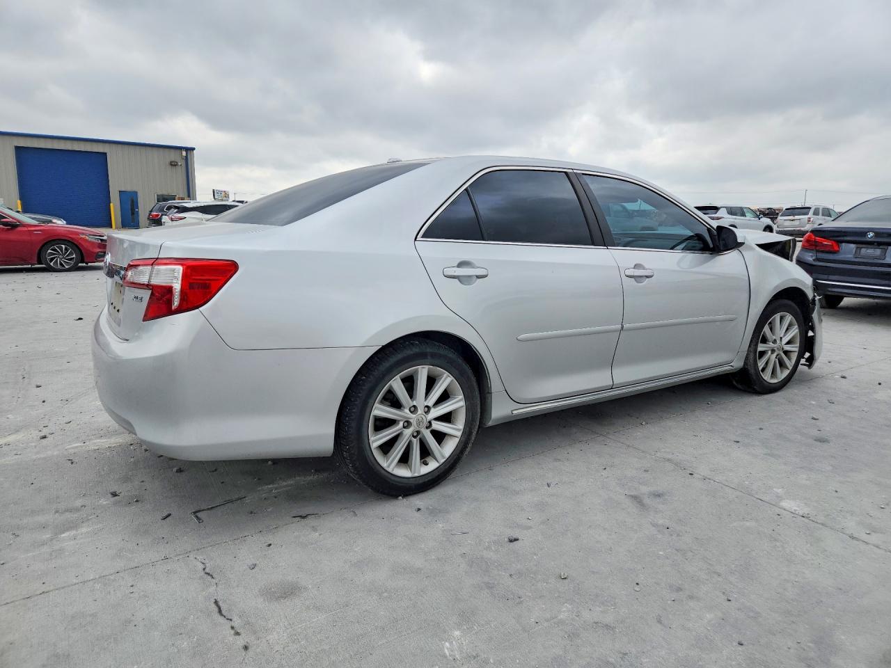 2014 TOYOTA CAMRY XLE V6 photo 3
