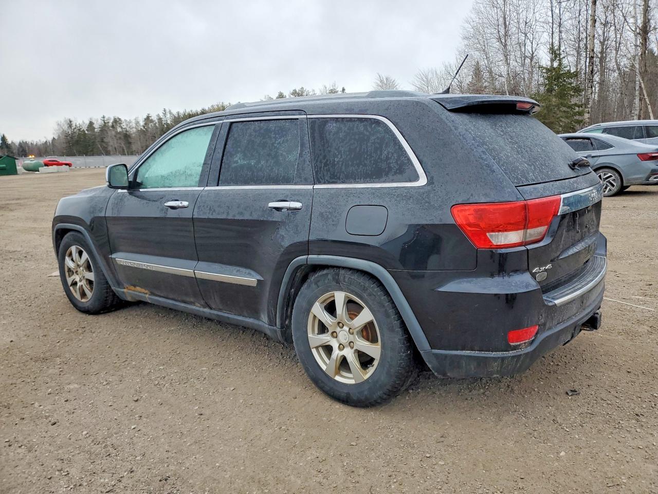 2011 JEEP GRAND CHEROKEE OVERLAND photo 2