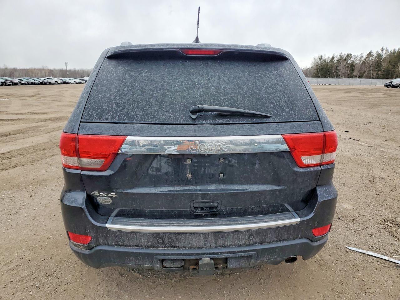 2011 JEEP GRAND CHEROKEE OVERLAND photo 6