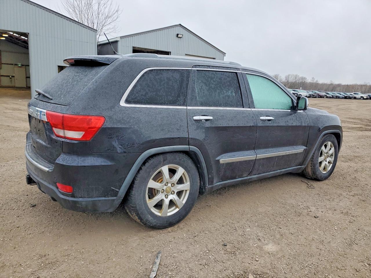 2011 JEEP GRAND CHEROKEE OVERLAND photo 3