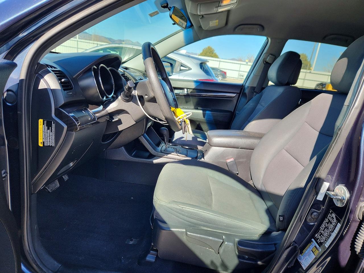 2013 KIA SORENTO LX photo 13