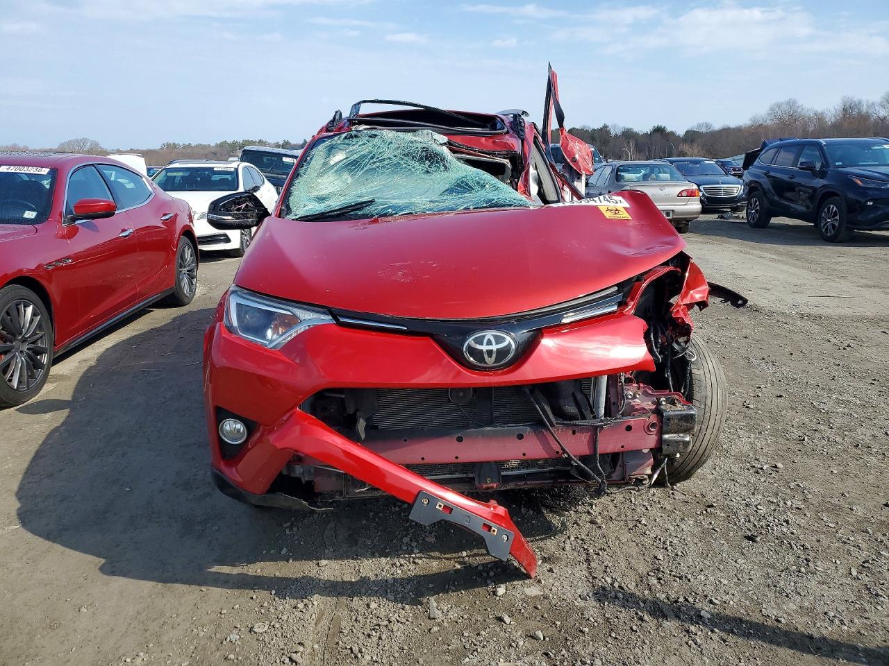 2017 TOYOTA RAV4 XLE photo 9