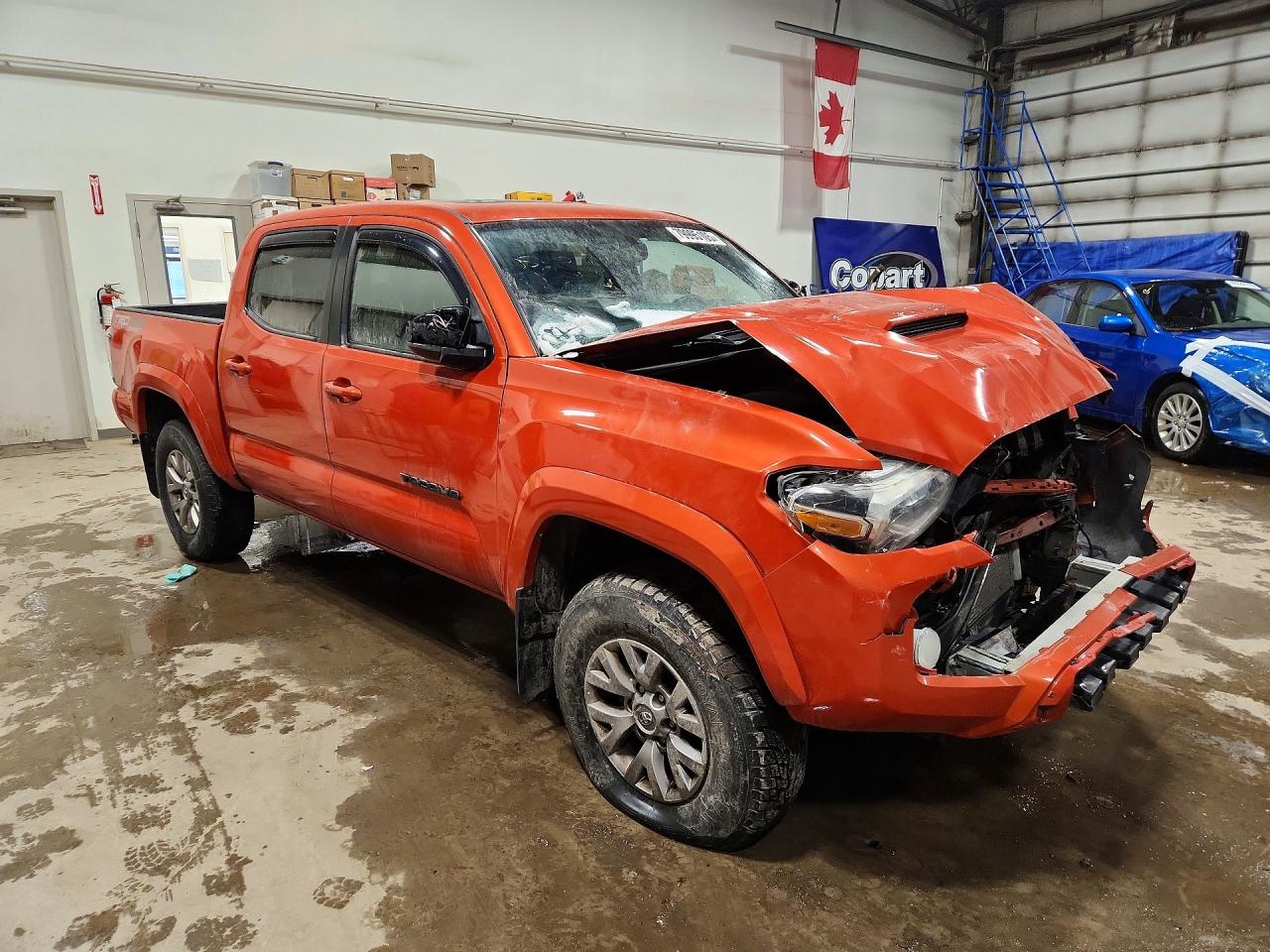 2017 TOYOTA TACOMA photo 10