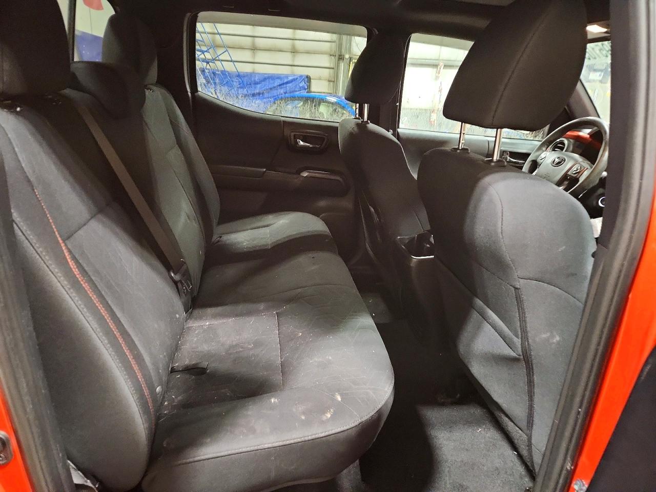 2017 TOYOTA TACOMA photo 28
