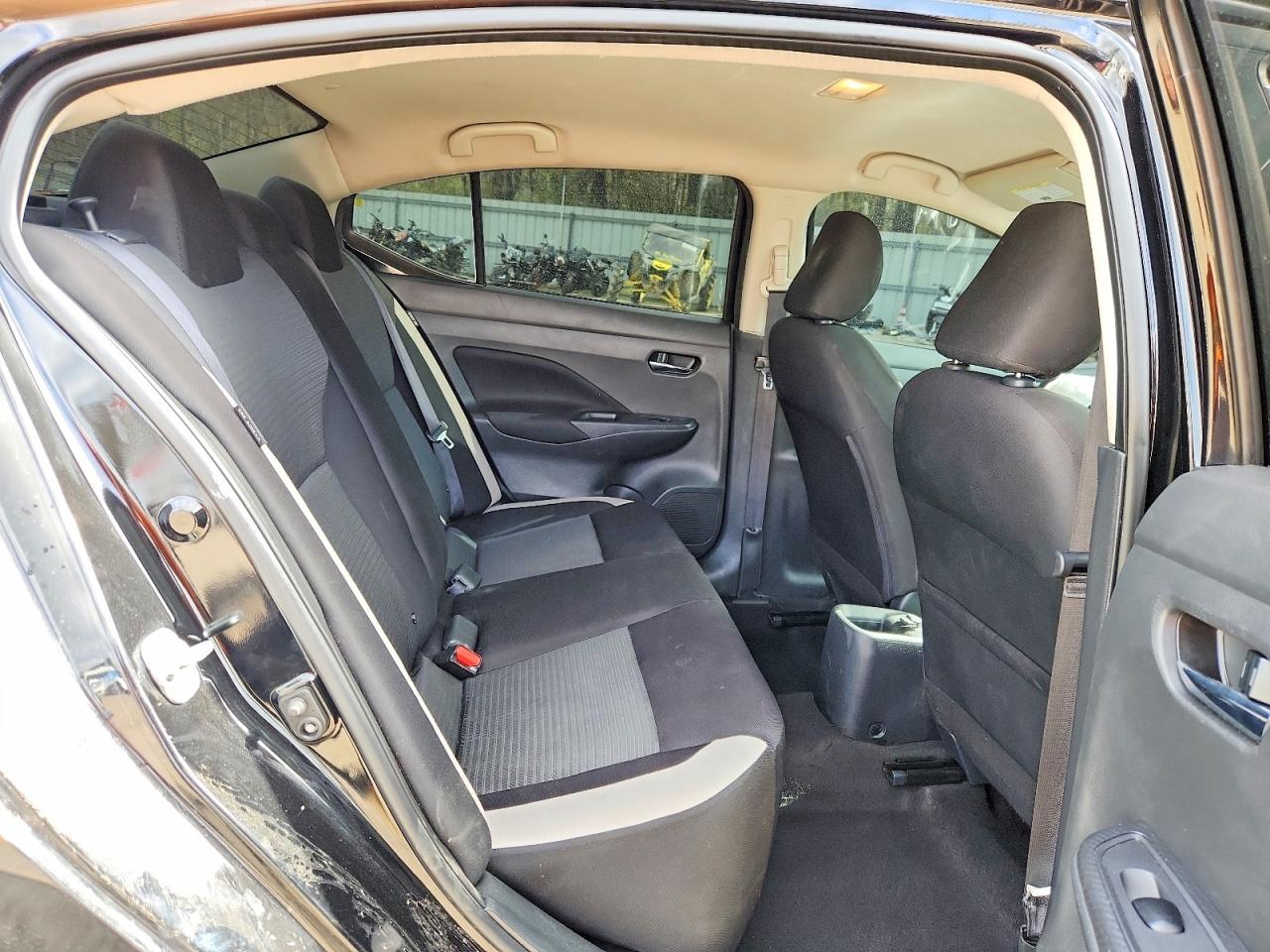2021 NISSAN VERSA SV photo 19
