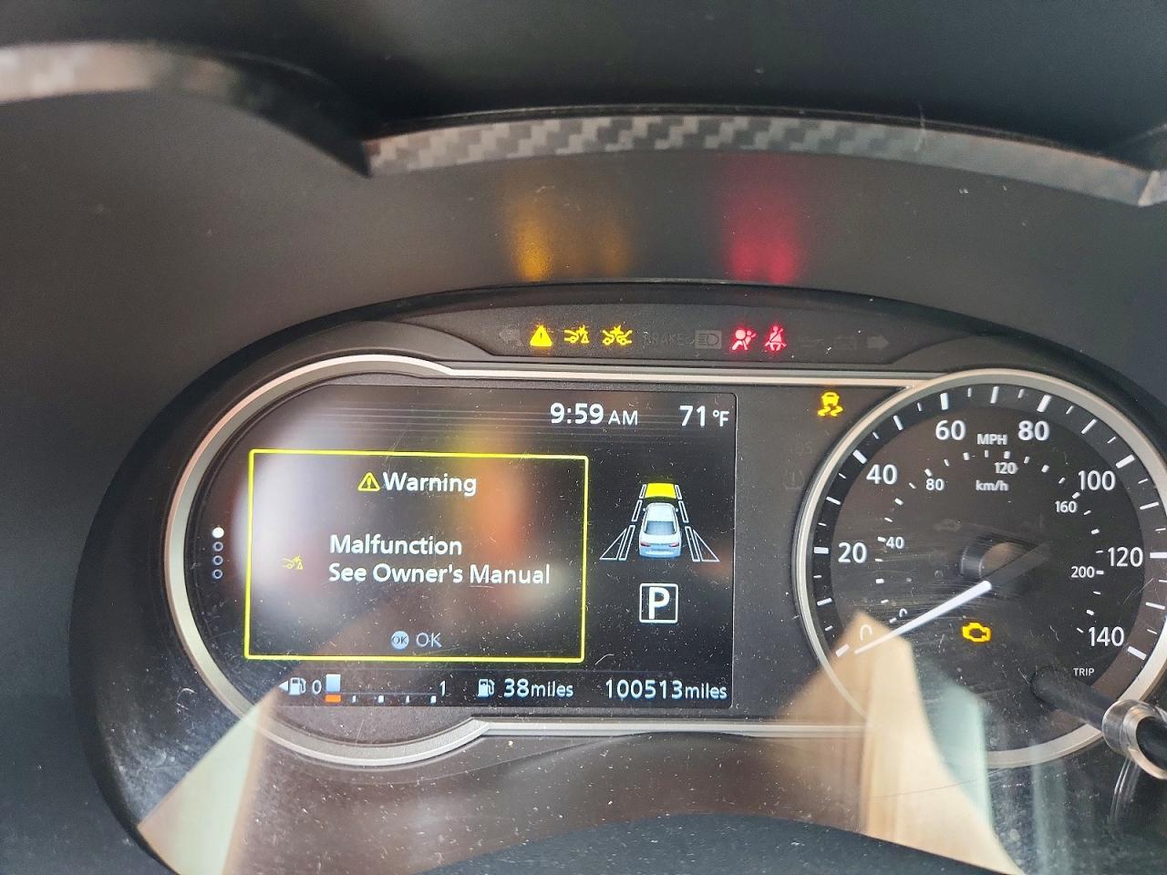 2021 NISSAN VERSA SV photo 17