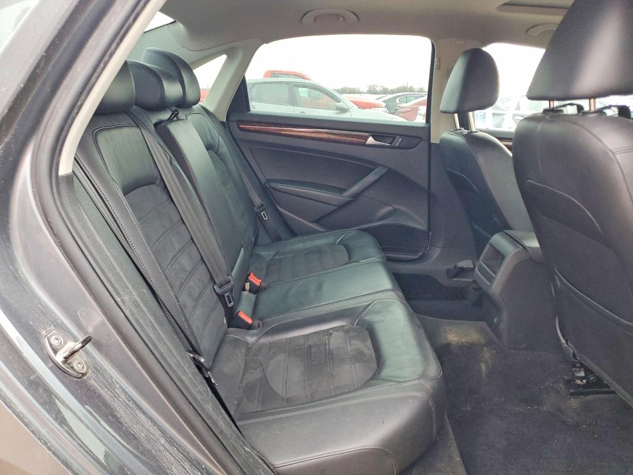 2012 VOLKSWAGEN PASSAT SEL photo 27