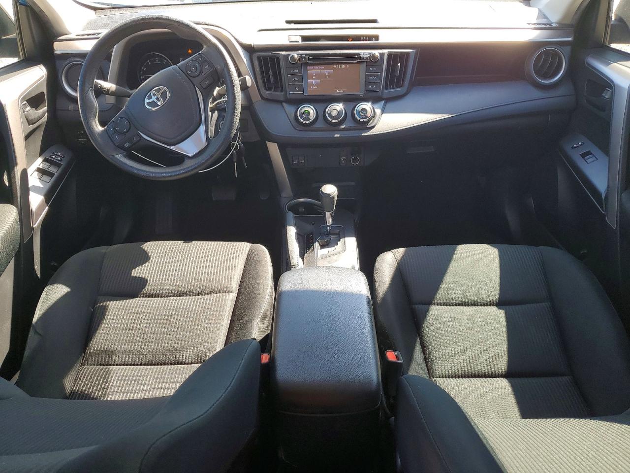 2018 TOYOTA RAV4 LE photo 15