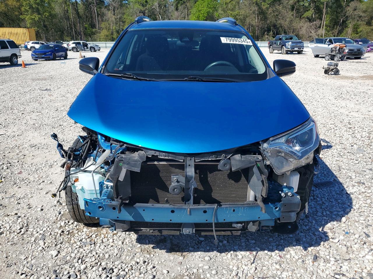 2018 TOYOTA RAV4 LE photo 9