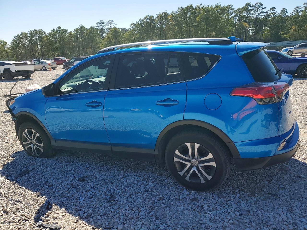 2018 TOYOTA RAV4 LE photo 3
