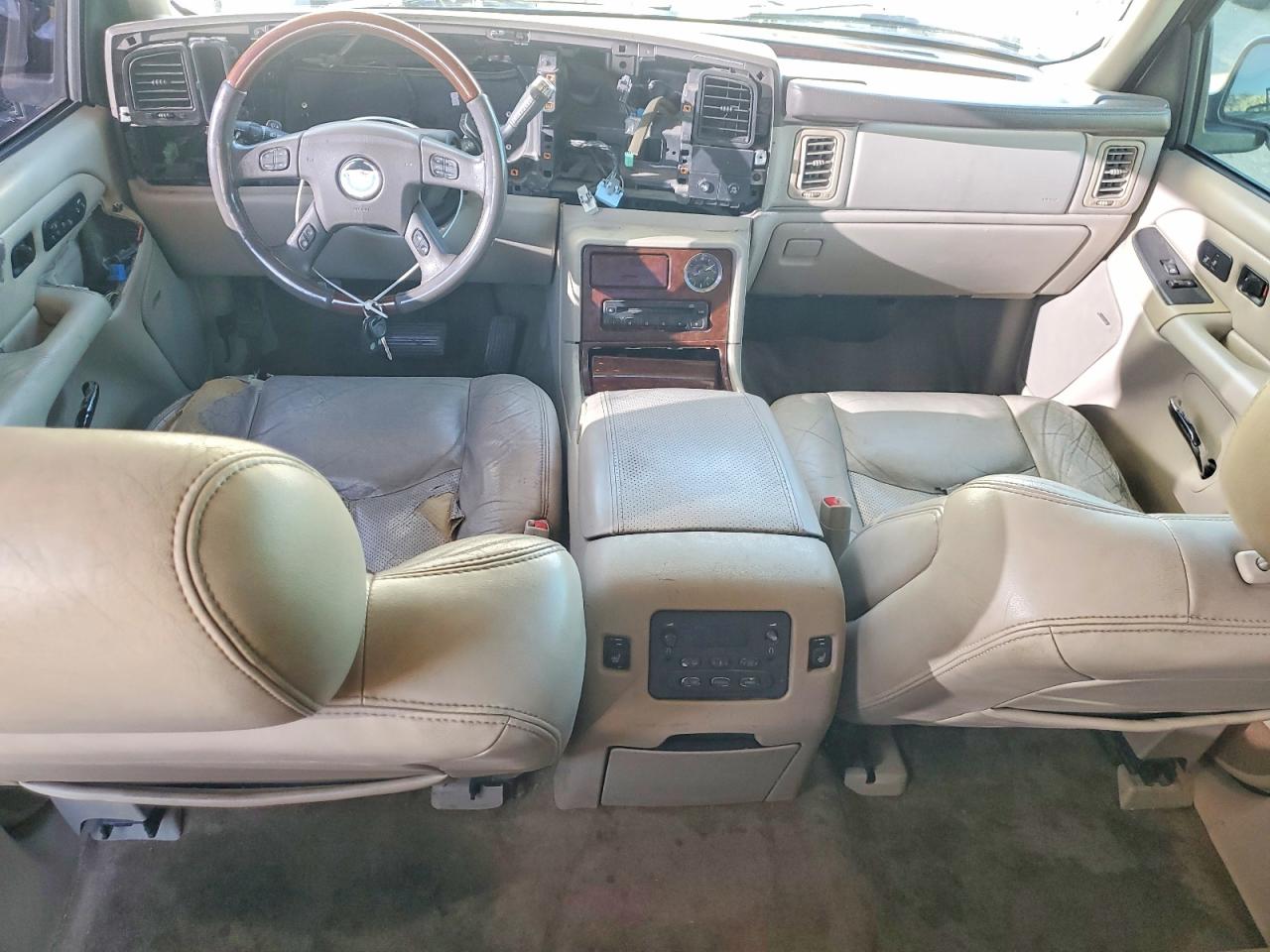 2005 CADILLAC ESCALADE LUXURY photo 8