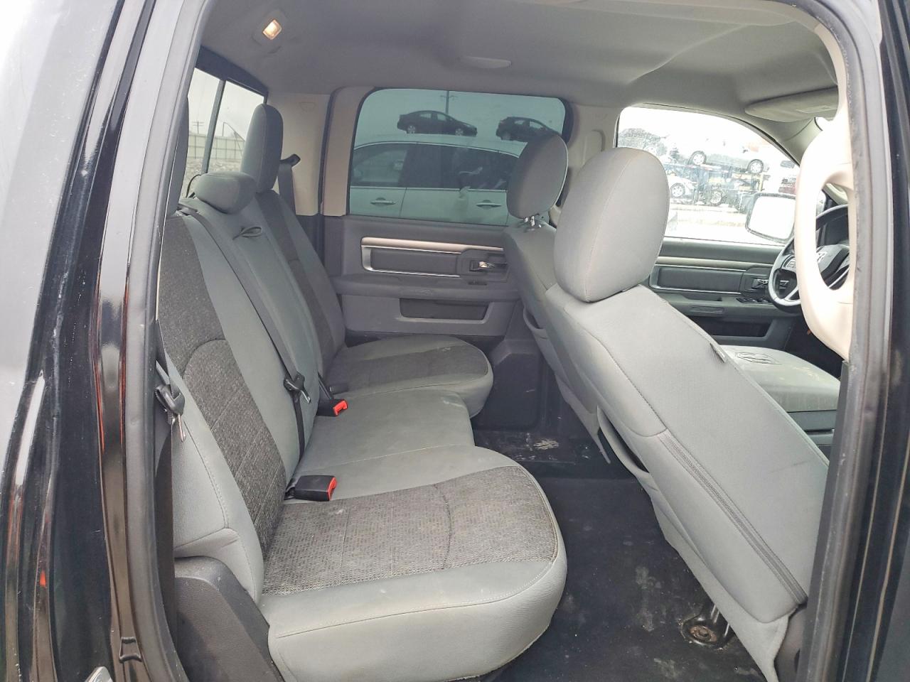 2014 RAM 1500 SLT photo 28