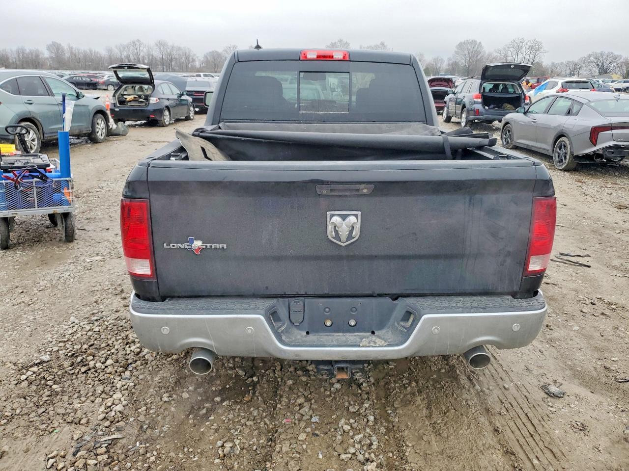 2014 RAM 1500 SLT photo 16