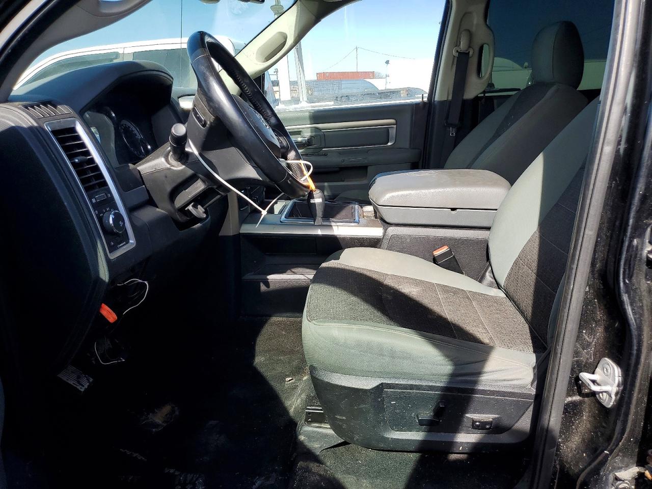 2014 RAM 1500 SLT photo 19