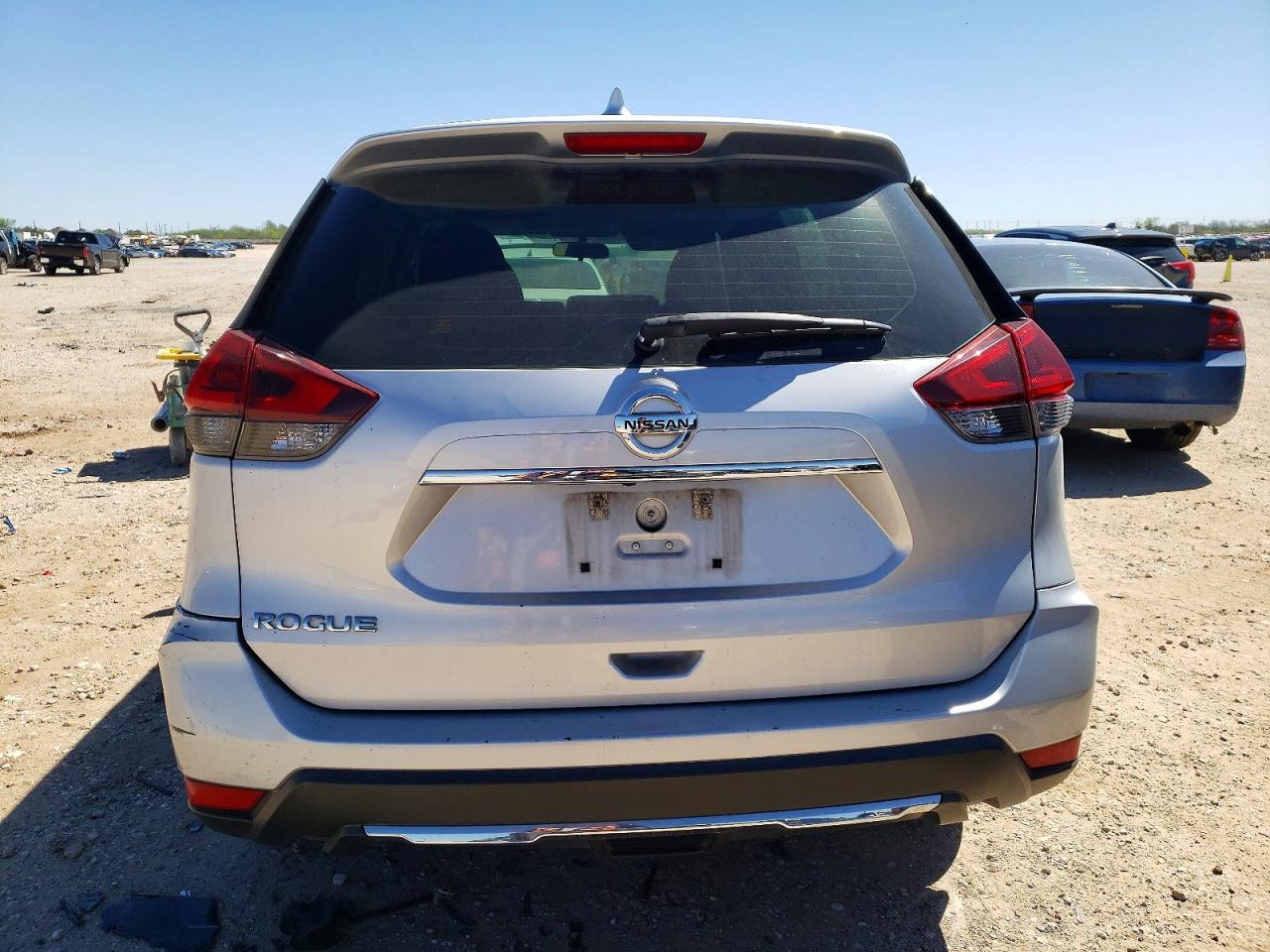2018 NISSAN ROGUE S photo 11