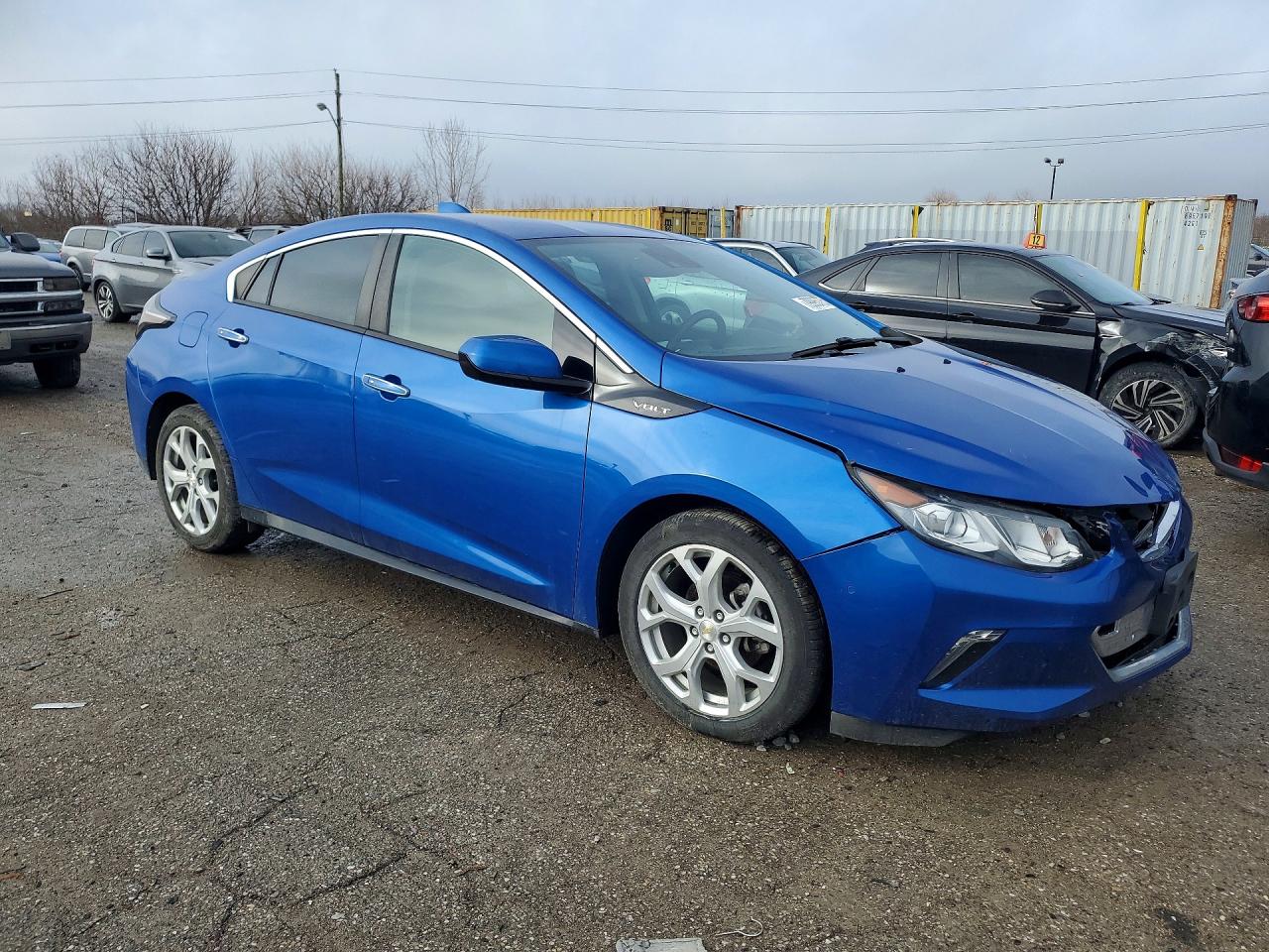 2017 CHEVROLET VOLT PREMIER photo 4
