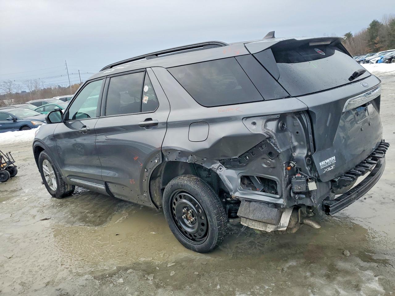 2024 FORD EXPLORER XLT photo 4