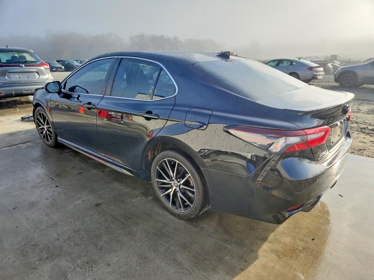 2024 TOYOTA CAMRY SE photo 3