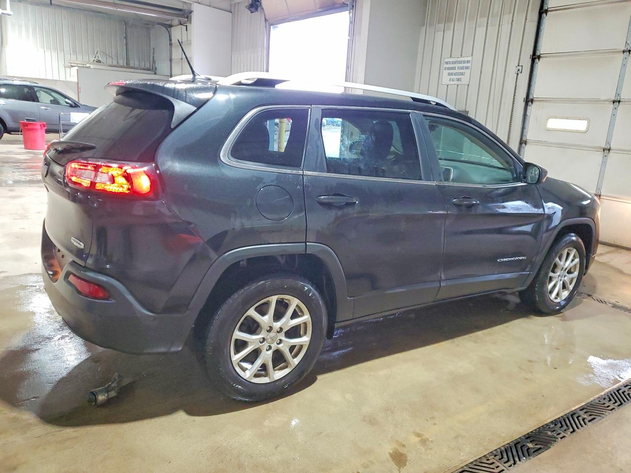 2016 JEEP CHEROKEE LATITUDE photo 5