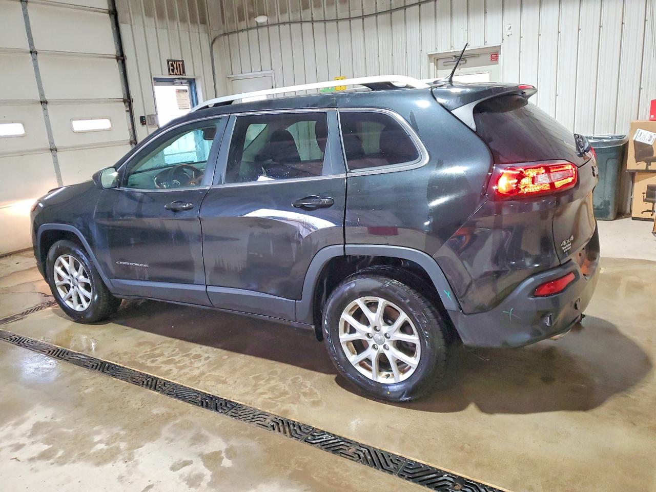 2016 JEEP CHEROKEE LATITUDE photo 3