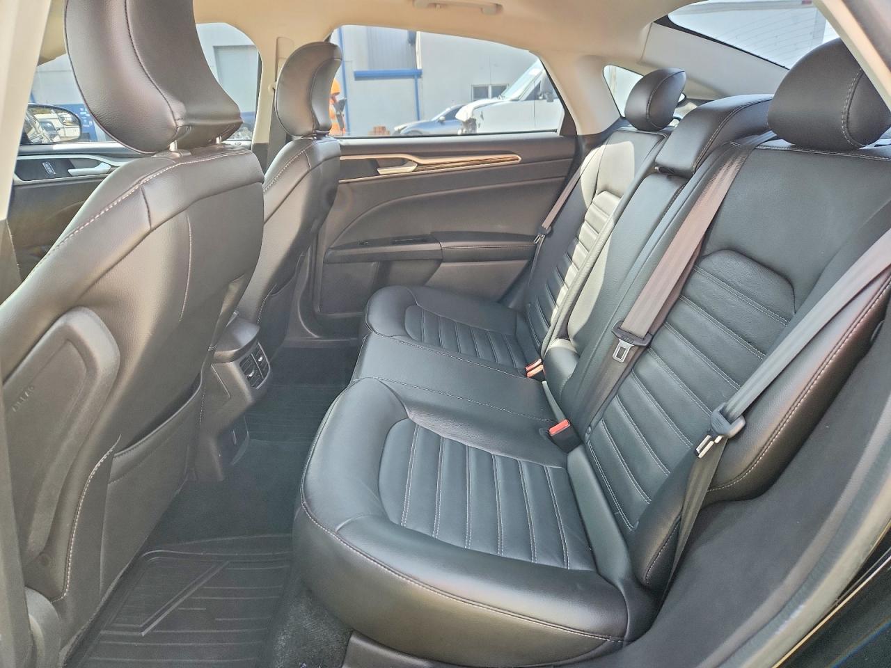 2016 FORD FUSION SE photo 10