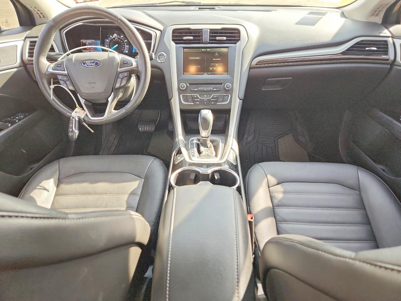 2016 FORD FUSION SE photo 8