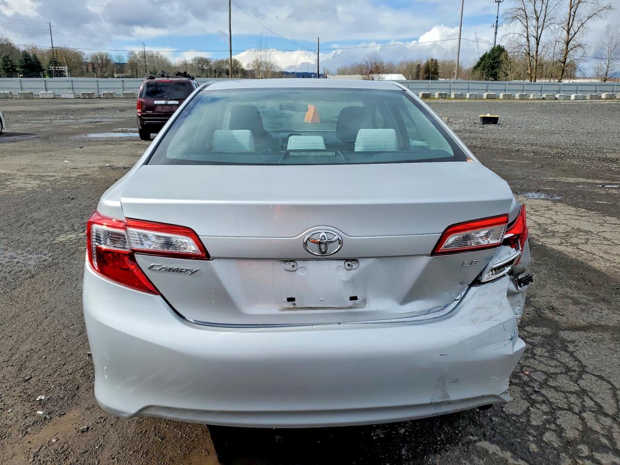 2012 TOYOTA CAMRY LE photo 11