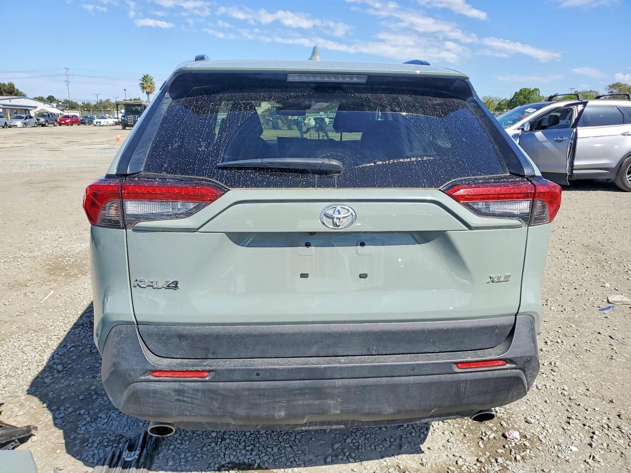 2021 TOYOTA RAV4 XLE PREMIUM photo 11