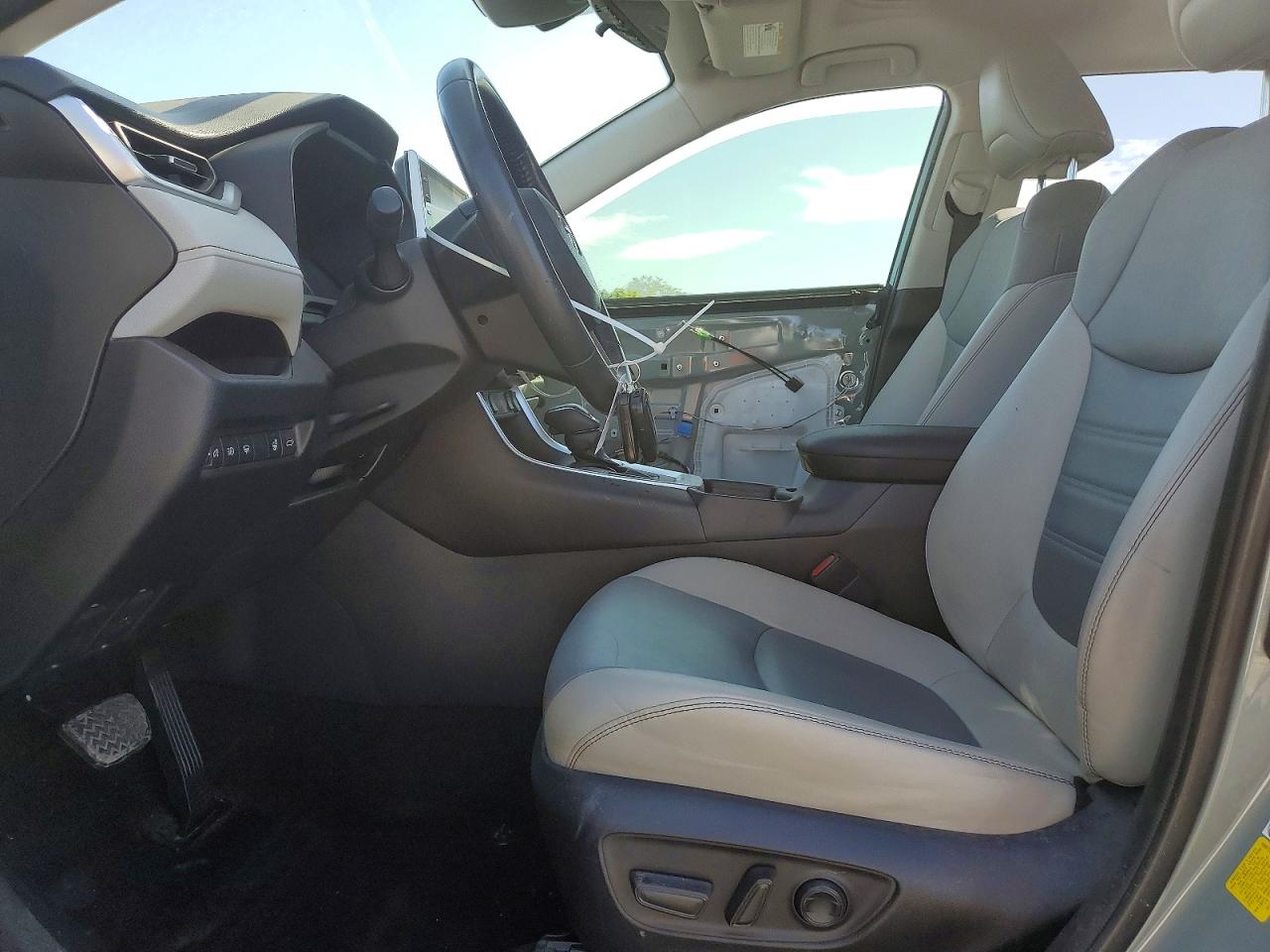 2021 TOYOTA RAV4 XLE PREMIUM photo 13