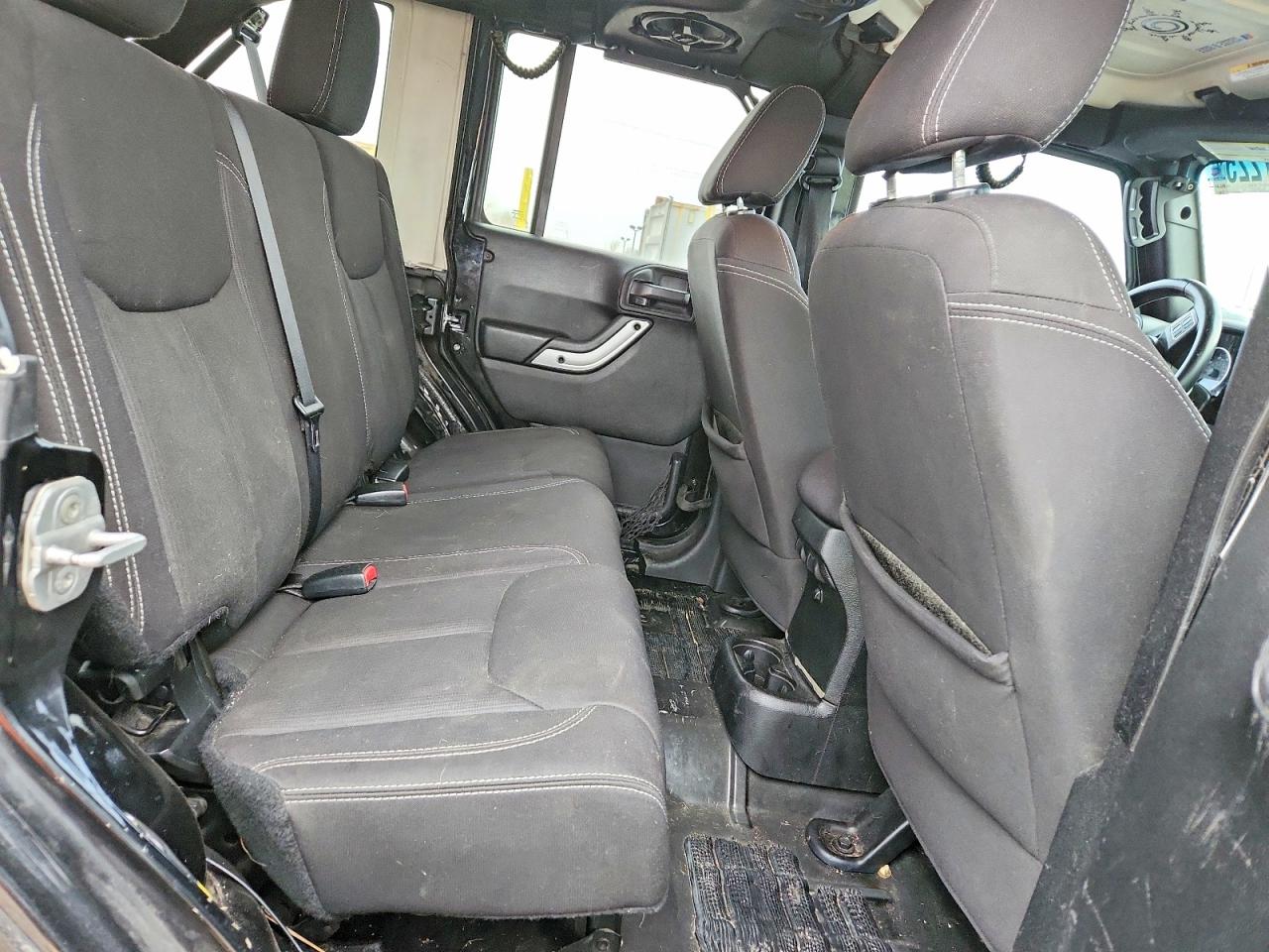 2013 JEEP WRANGLER UNLIMITED SAHARA photo 11