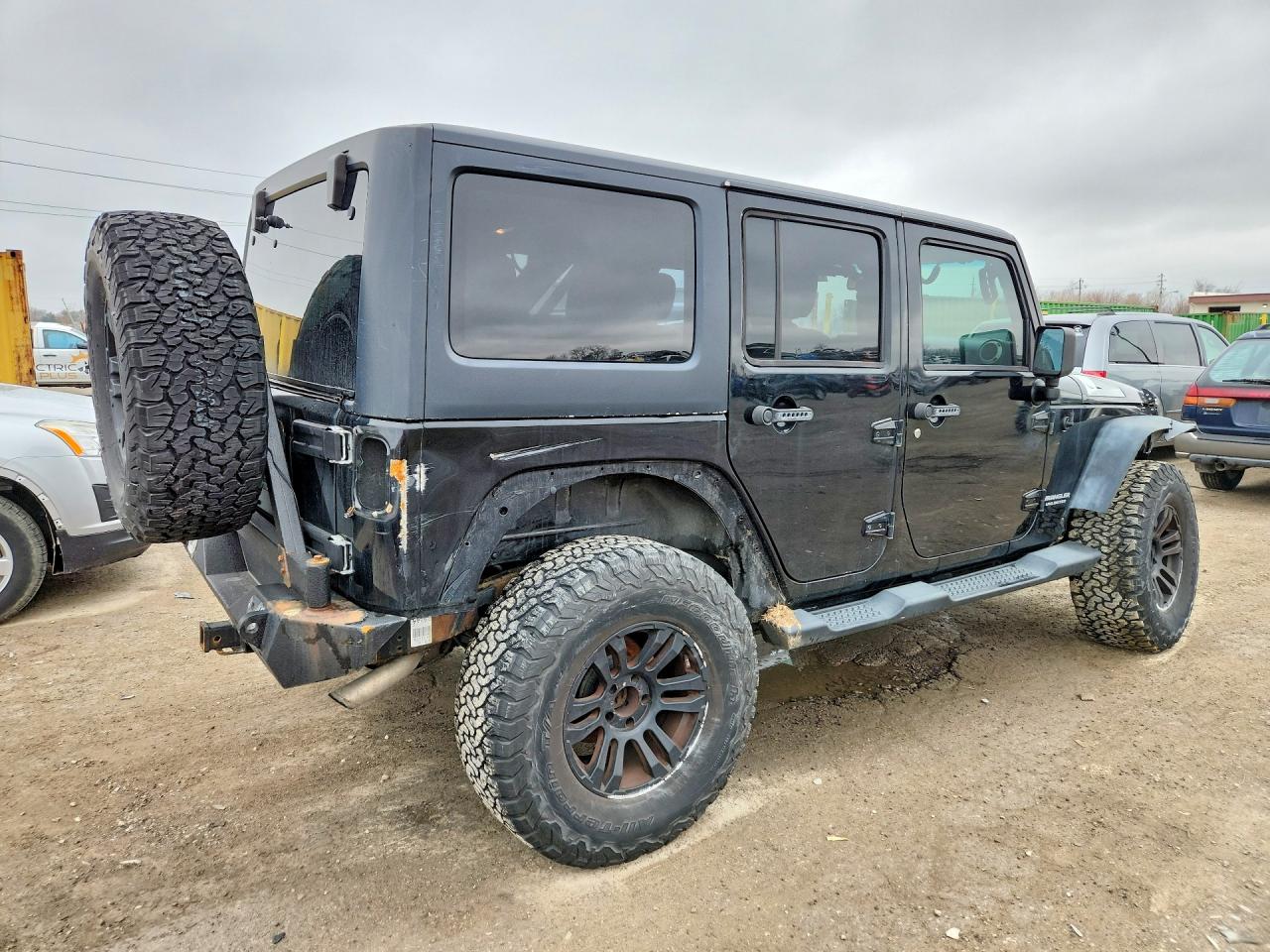 2013 JEEP WRANGLER UNLIMITED SAHARA photo 3