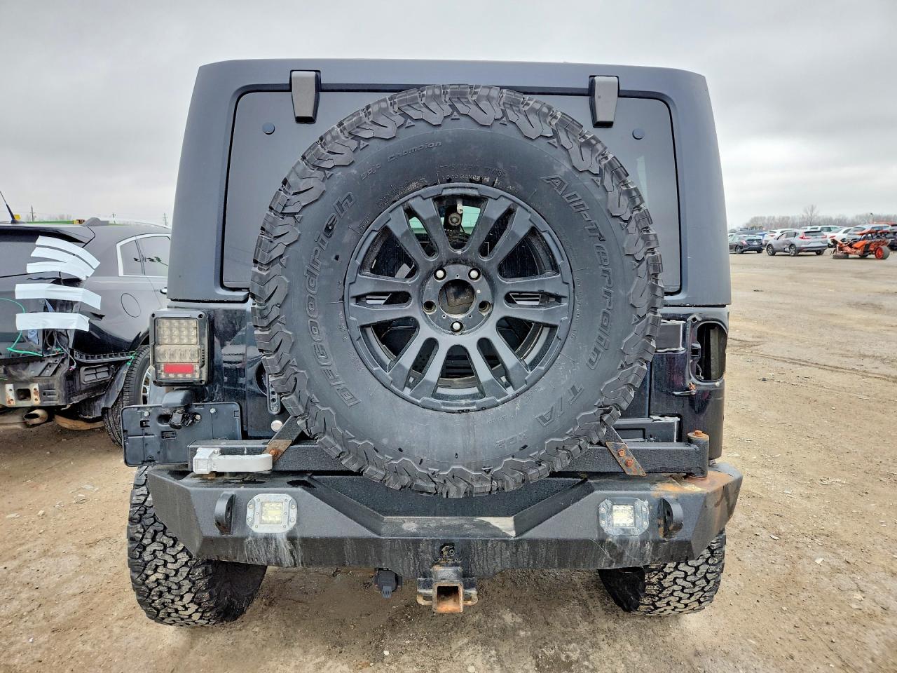 2013 JEEP WRANGLER UNLIMITED SAHARA photo 6