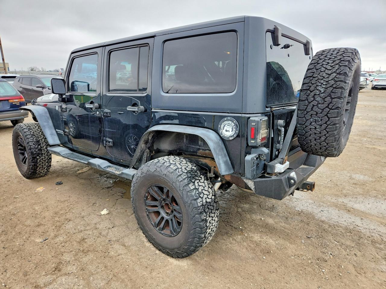 2013 JEEP WRANGLER UNLIMITED SAHARA photo 2