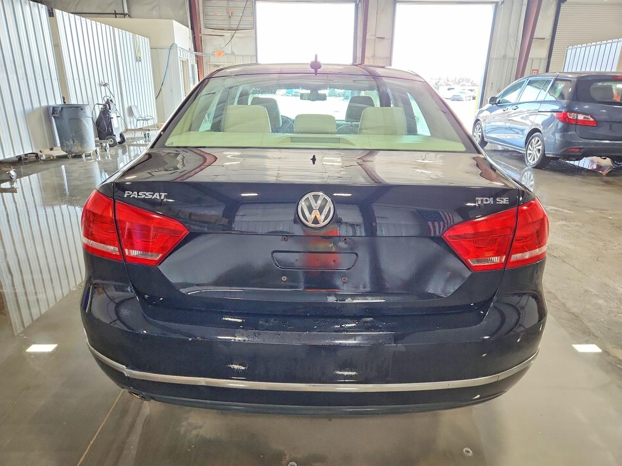 2014 VOLKSWAGEN PASSAT SE photo 11