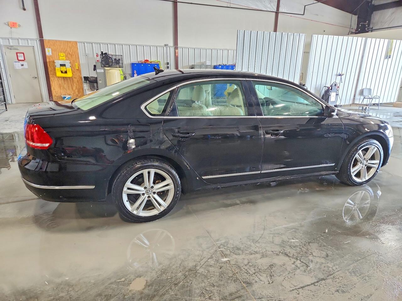 2014 VOLKSWAGEN PASSAT SE photo 5