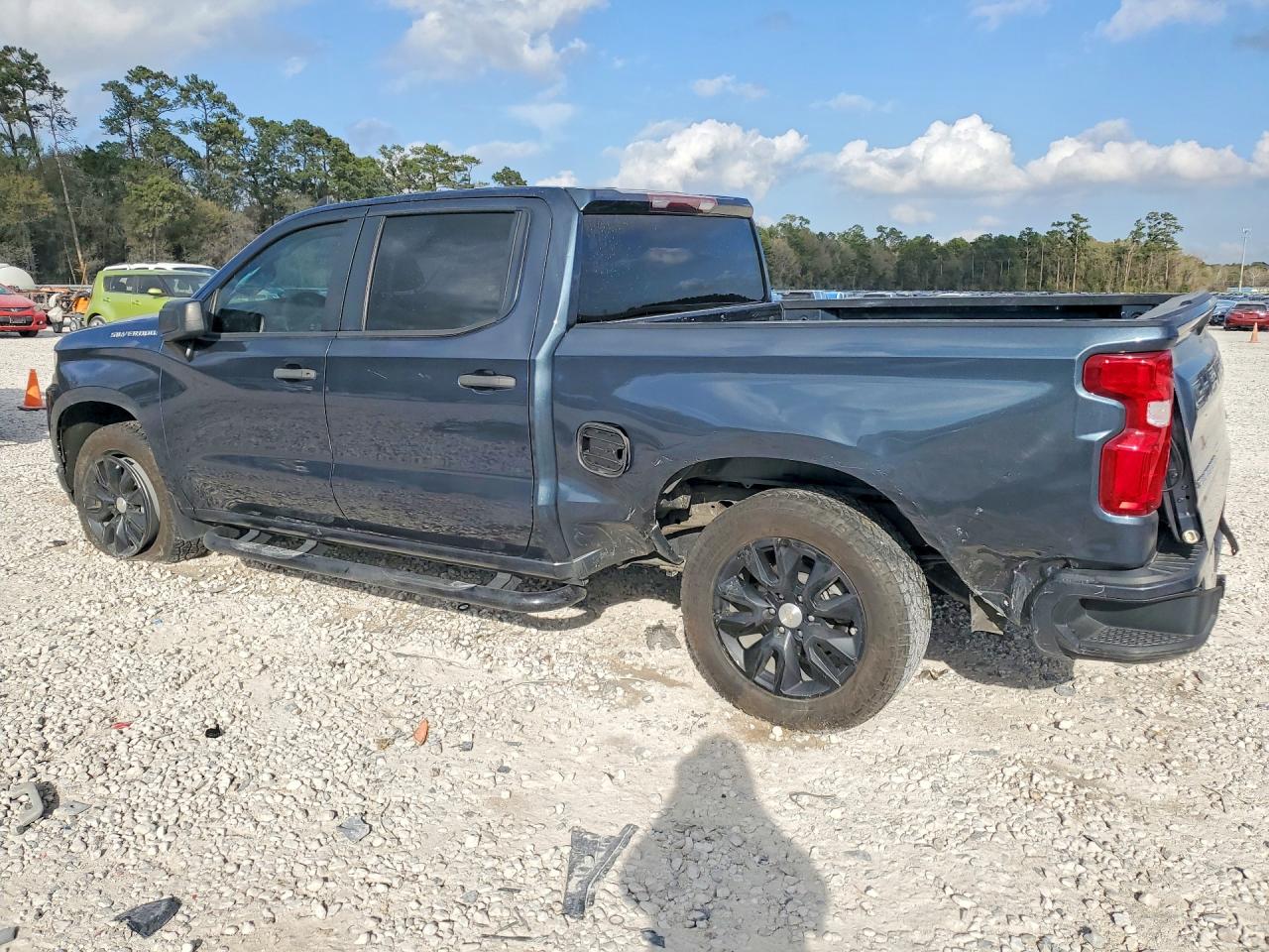 2020 CHEVROLET SILVERADO C1500 CUSTOM photo 3