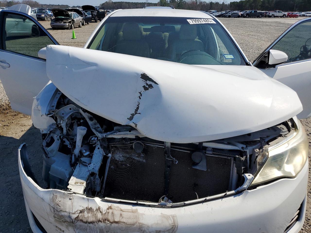 2014 TOYOTA CAMRY LE photo 11