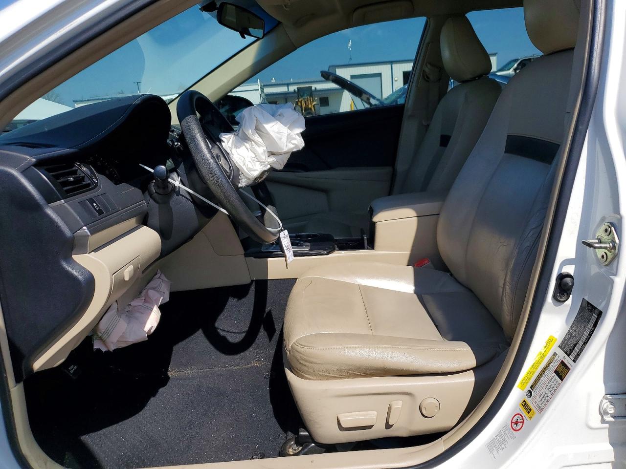 2014 TOYOTA CAMRY LE photo 7