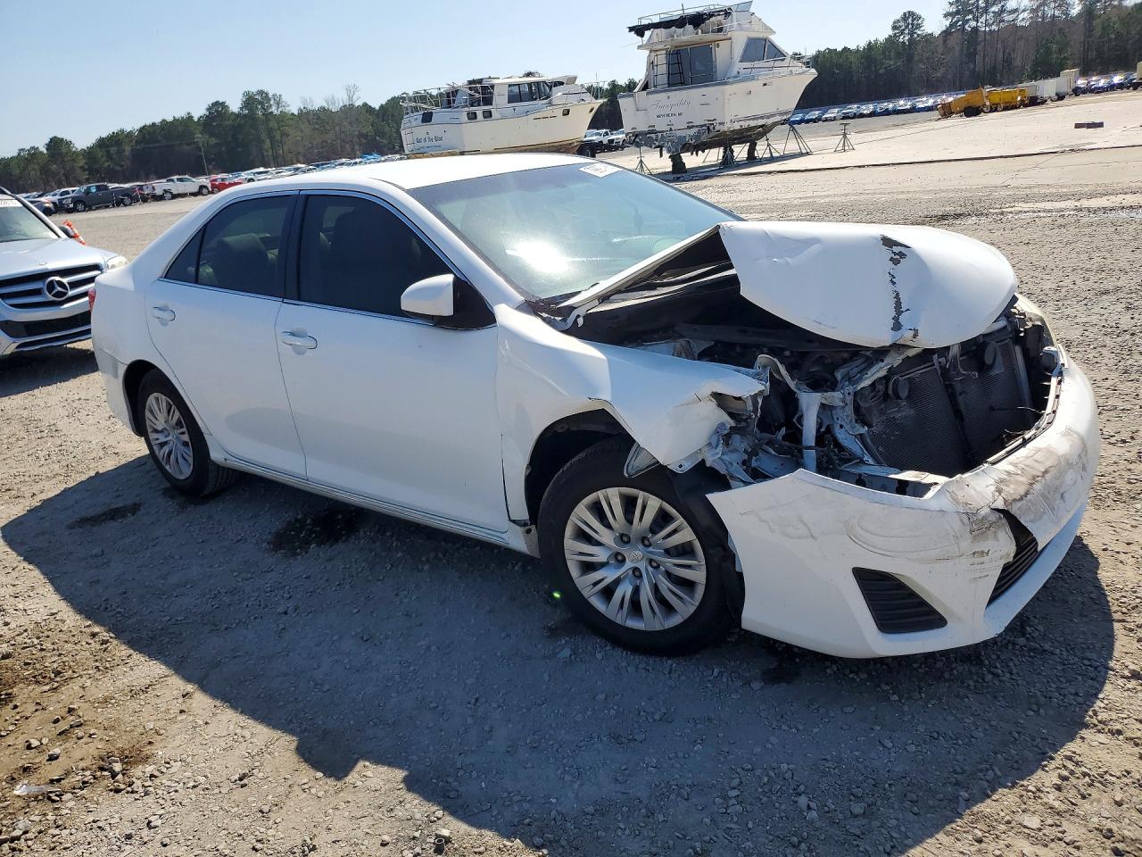 2014 TOYOTA CAMRY LE photo 4