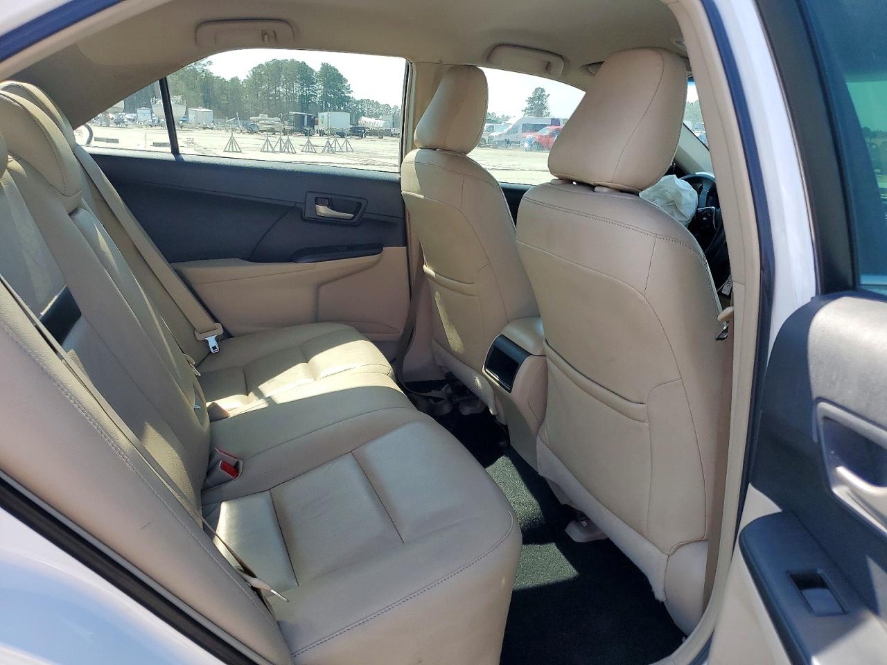 2014 TOYOTA CAMRY LE photo 10