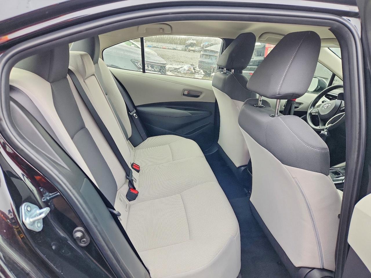 2022 TOYOTA COROLLA LE photo 10