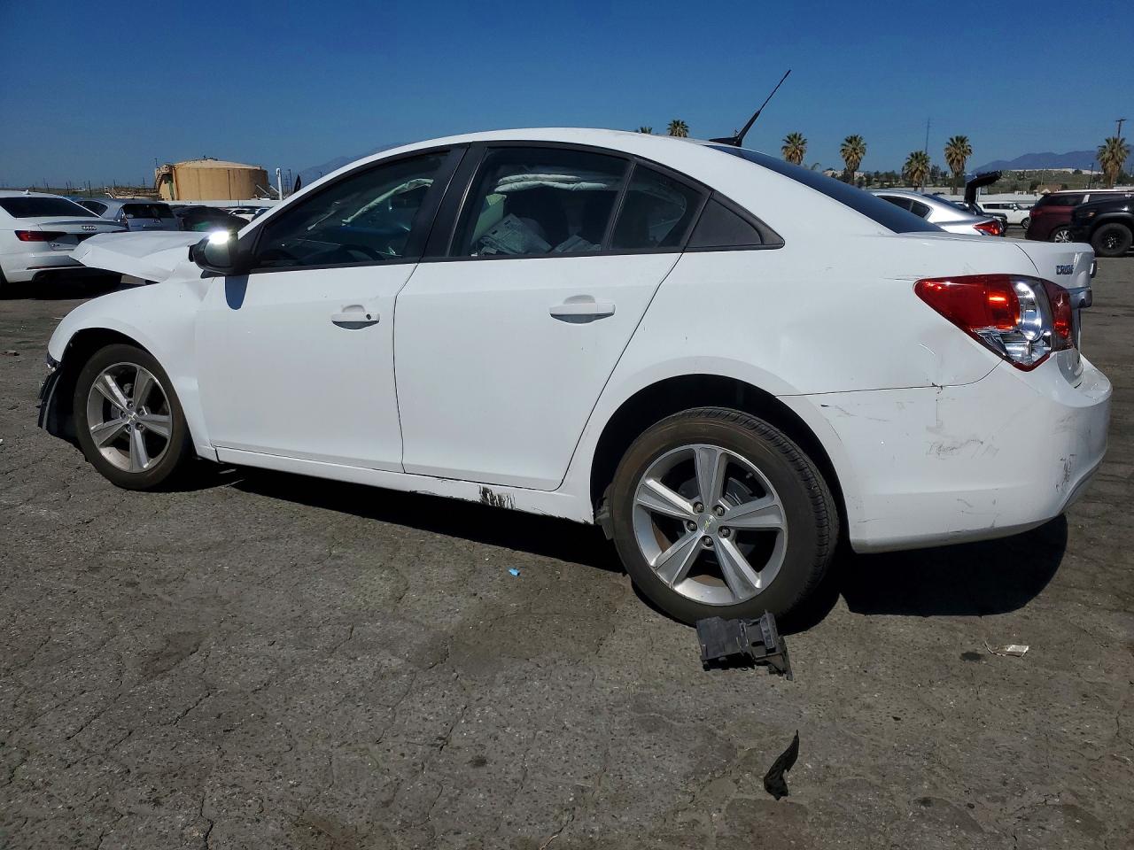 2014 CHEVROLET CRUZE LS photo 2