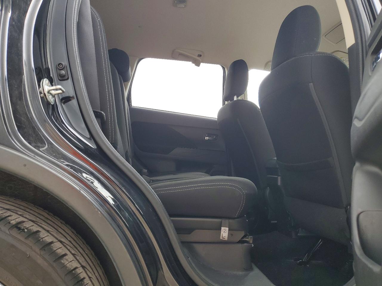 2018 MITSUBISHI OUTLANDER SE photo 10