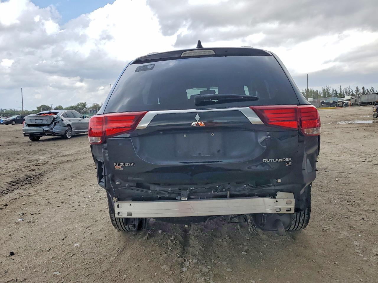 2018 MITSUBISHI OUTLANDER SE photo 6
