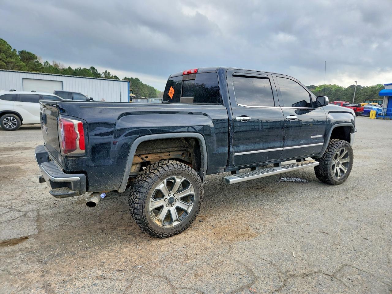 2017 GMC SIERRA K1500 SLT photo 3